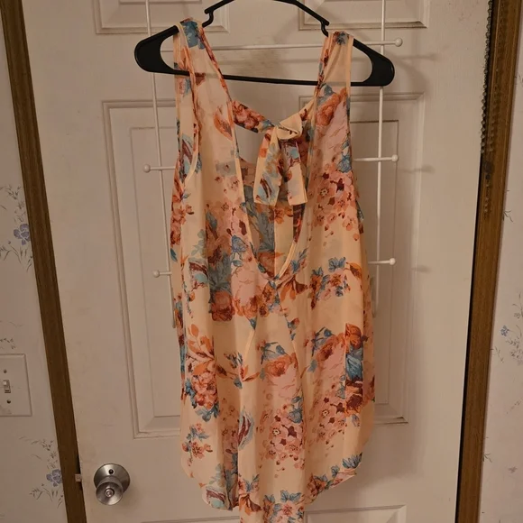 Forever 21 Peach Floral Top - Picture 9 of 15